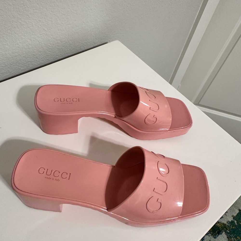 Gucci Women's Pink Slide Sandals